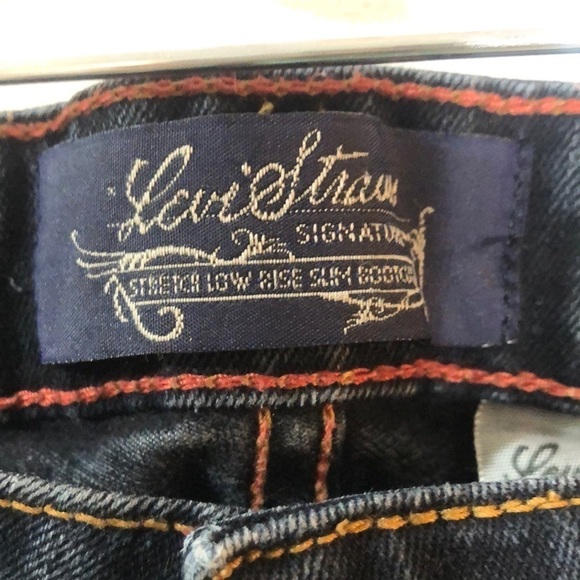𝅺levi’s signature juniors 9, button fly, like new! - Picture 3 of 8